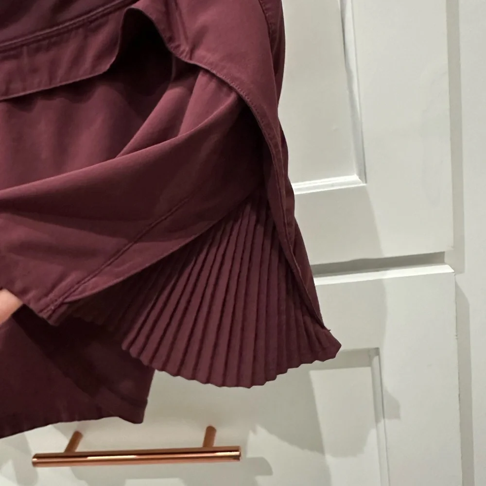 Lululemon “Play off the Pleats” skirt - Picture 3 of 3